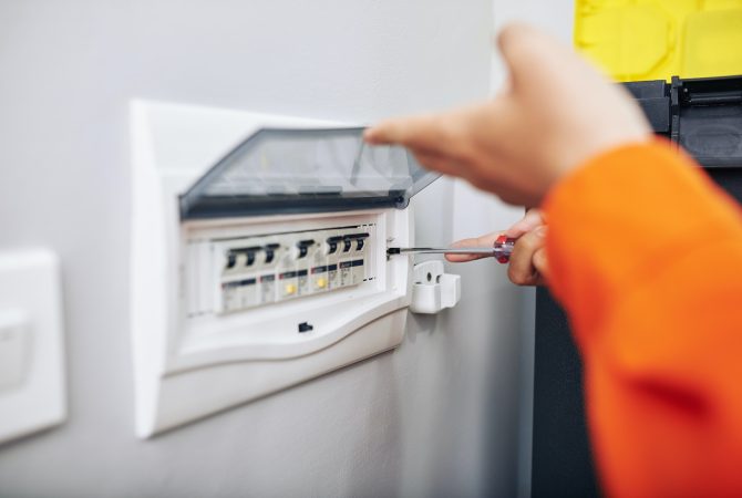 installing-electric-meter.jpg